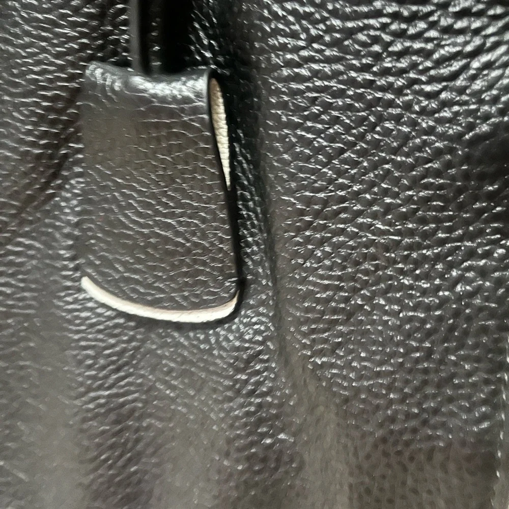 Authentic Tods tote 👜 with expandable storage soft pebbled leather durable - Picture 4 of 13